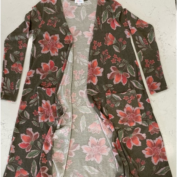 LuLaRoe Sarah Cardigan, Pretty Floral Design, Soft & Flowy, With Pockets - Picture 2 of 5